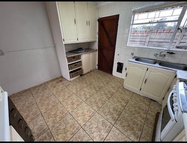 3 BEDROOM TOWNHOUSE FOR SALE IN GLEN MARAIS